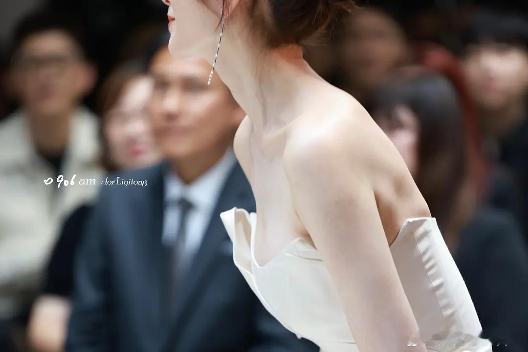 考古李冉被美晕 