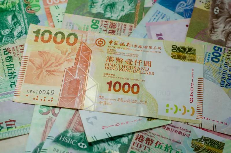 近日，蓮塘海關關員對2名女性旅客進行攔截檢查，分別在2名旅客的腰部、內衣內側發現