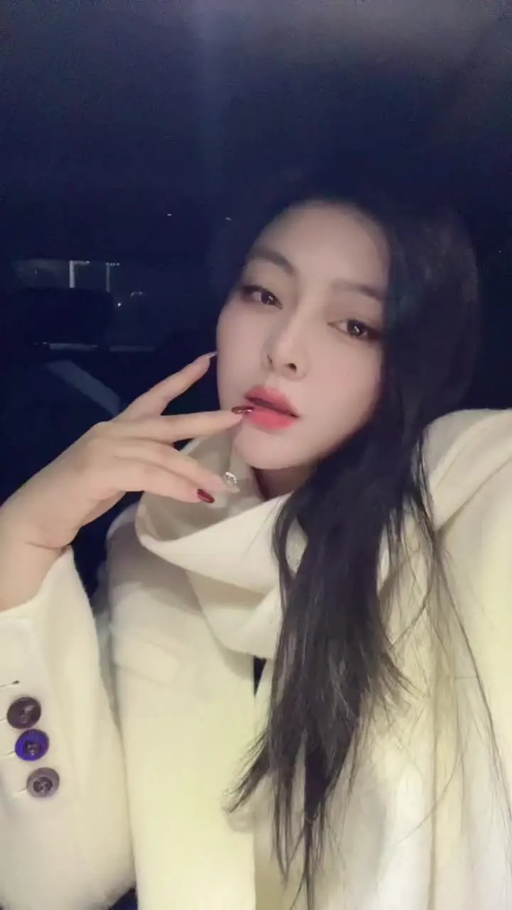 我是外星人，你不可以爱上我！