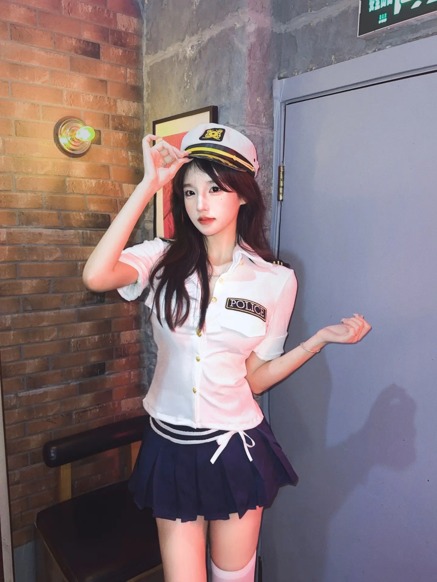 评论的一巴掌 不评论的更是两巴掌。