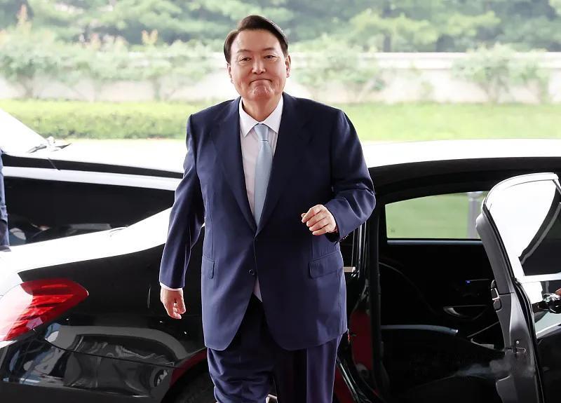 尹锡悦要做第二个泽连司机，说的非常好啊。
韩国总统尹锡悦牵头，昨天对我们中国一共