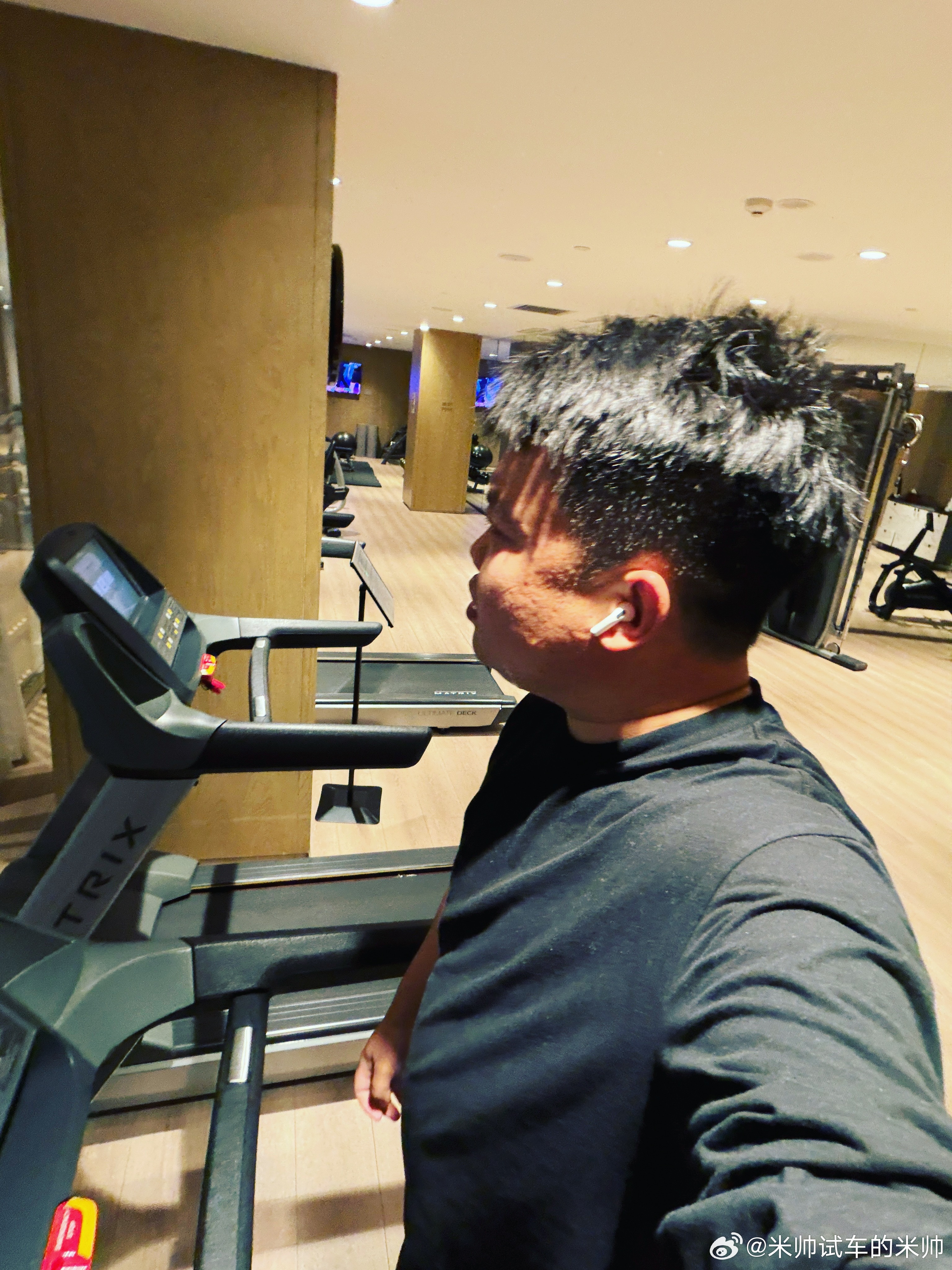 和媳妇对赌，2个月减肥到130斤，就给我买闪电公路车，如果没有达成，我就给媳妇买