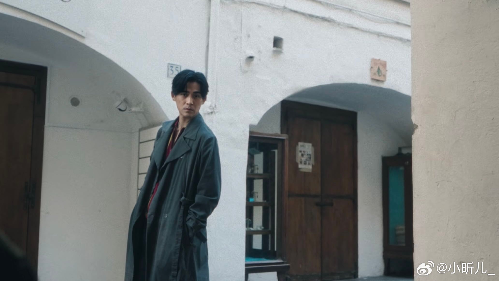 25年后还是会被周渝民帅到，看到他的MV瞬间梦回青春。颜值始终在线，眼神温柔又干