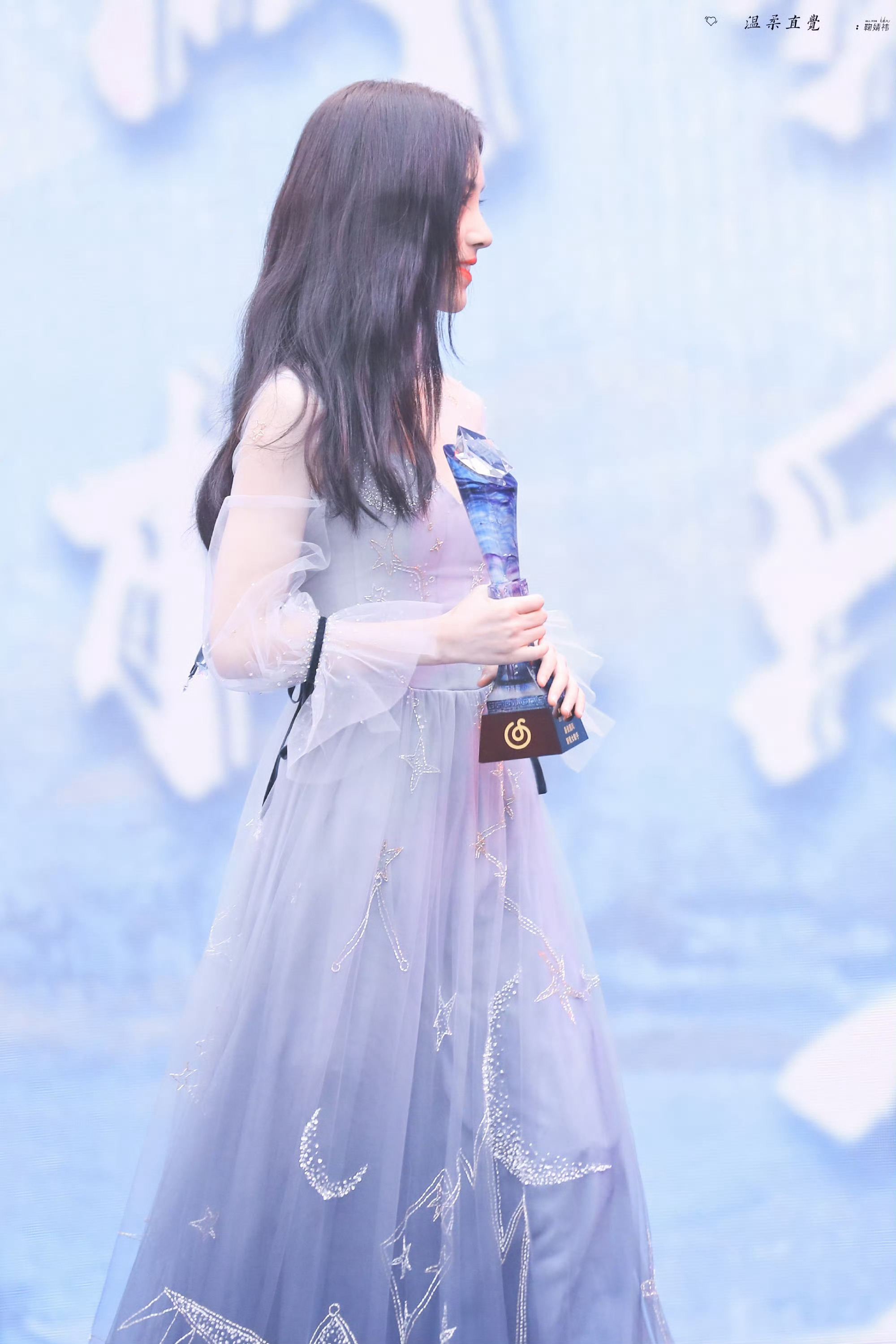 jjy鞠婧祎jjy鞠婧祎苏绿夏“不去追寻自由而生的风，那便跟随永无止尽的光” ?