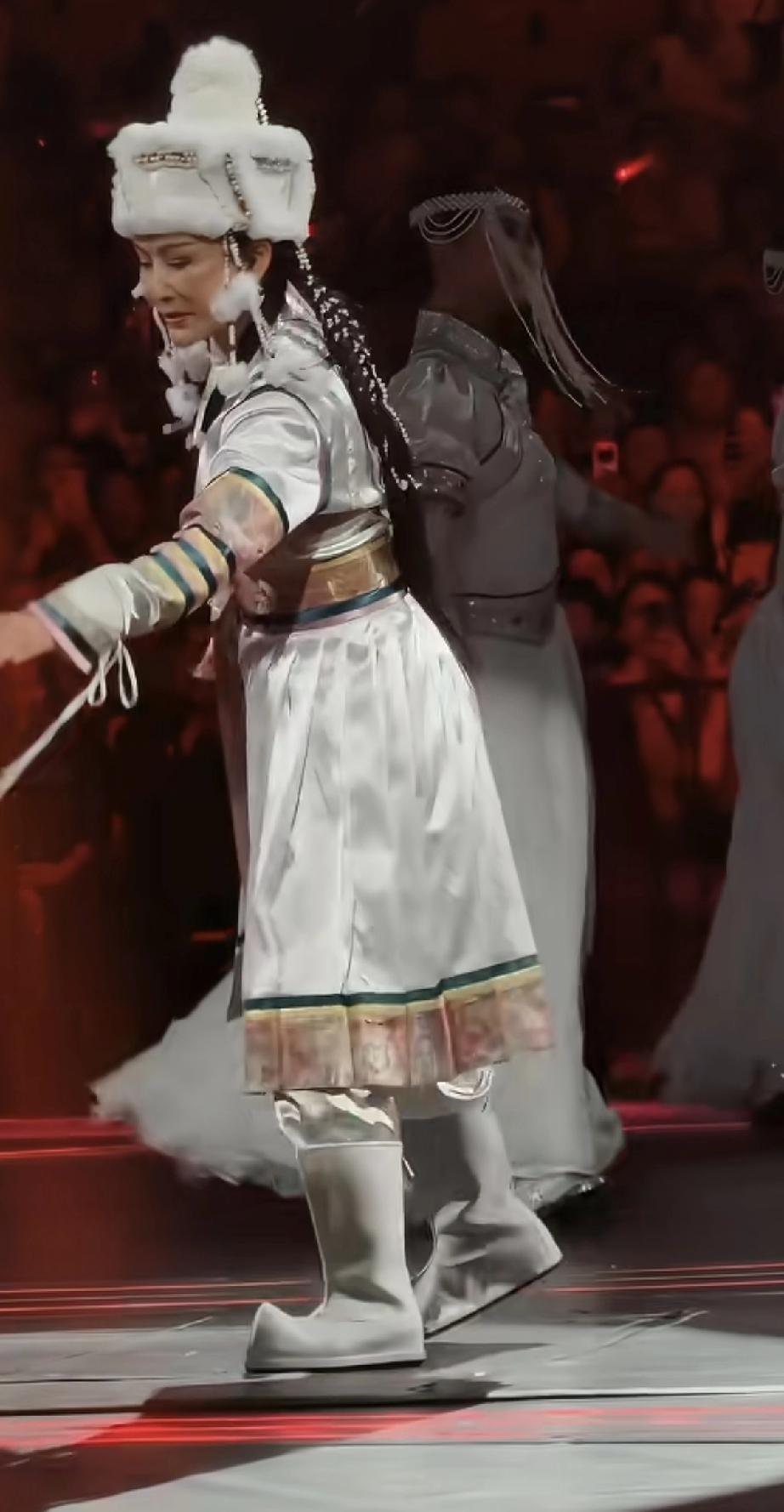 潘迎紫这个赛道，没人能进来，能活到80+，就已经打败百分之80的人类了，80多岁