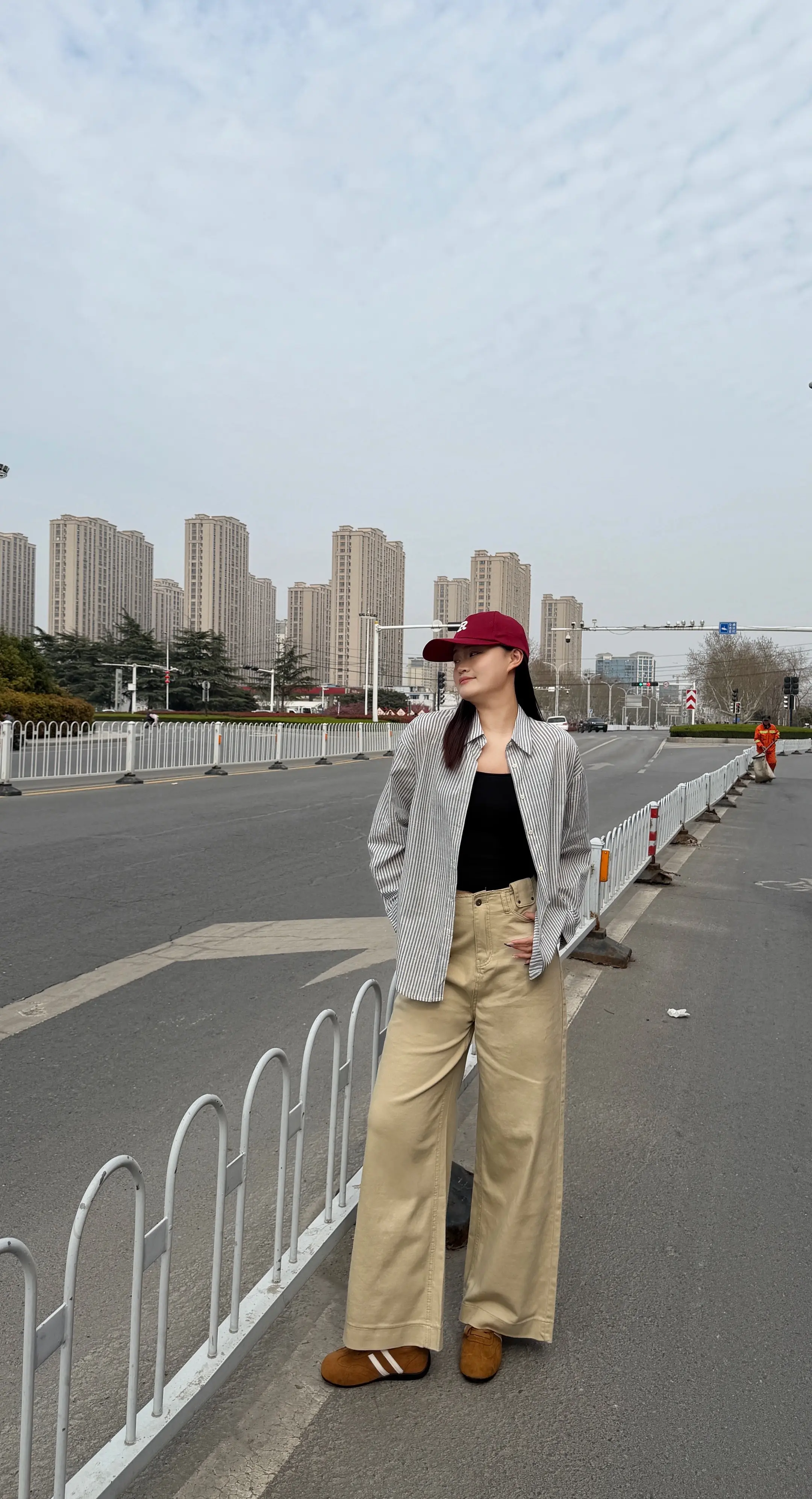 这年头 最好的底气 还是自己早出晚归挣的生活费