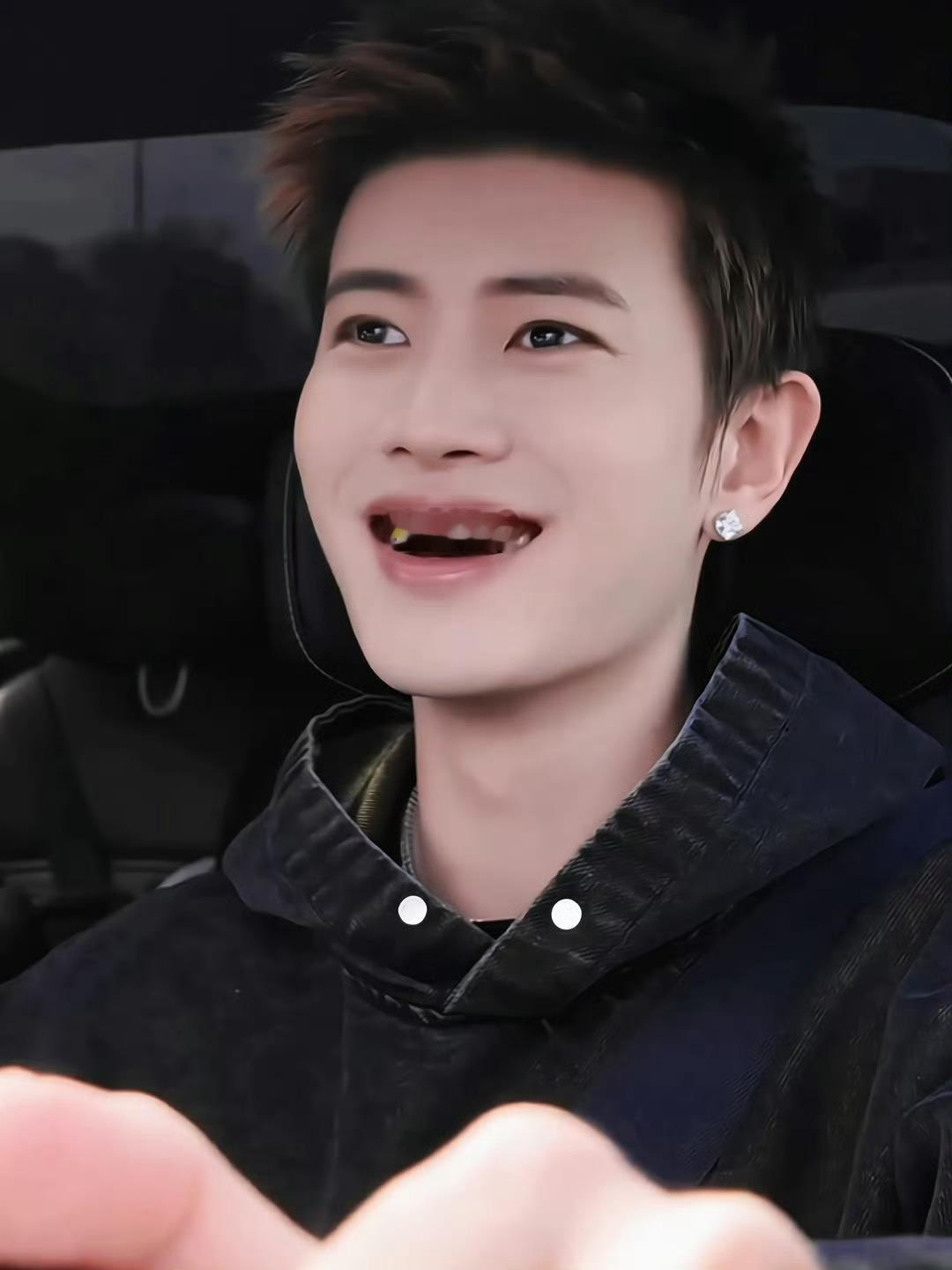 任嘉伦 🔆𝑴𝒐𝒓𝒏𝒊𝒏𝒈任嘉伦 | 任国超早上好～日有小暖，岁有