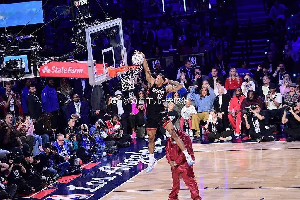 马刺小将满分扣篮后失手 热火约翰逊捡漏扣篮大赛冠军扣篮大赛 NBA全明星周末进入