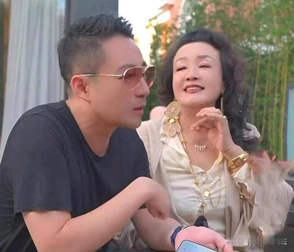 汪小菲和大S的离婚真人秀，为什么能持续2年热度不减？而且根据目前的形势判断，事件