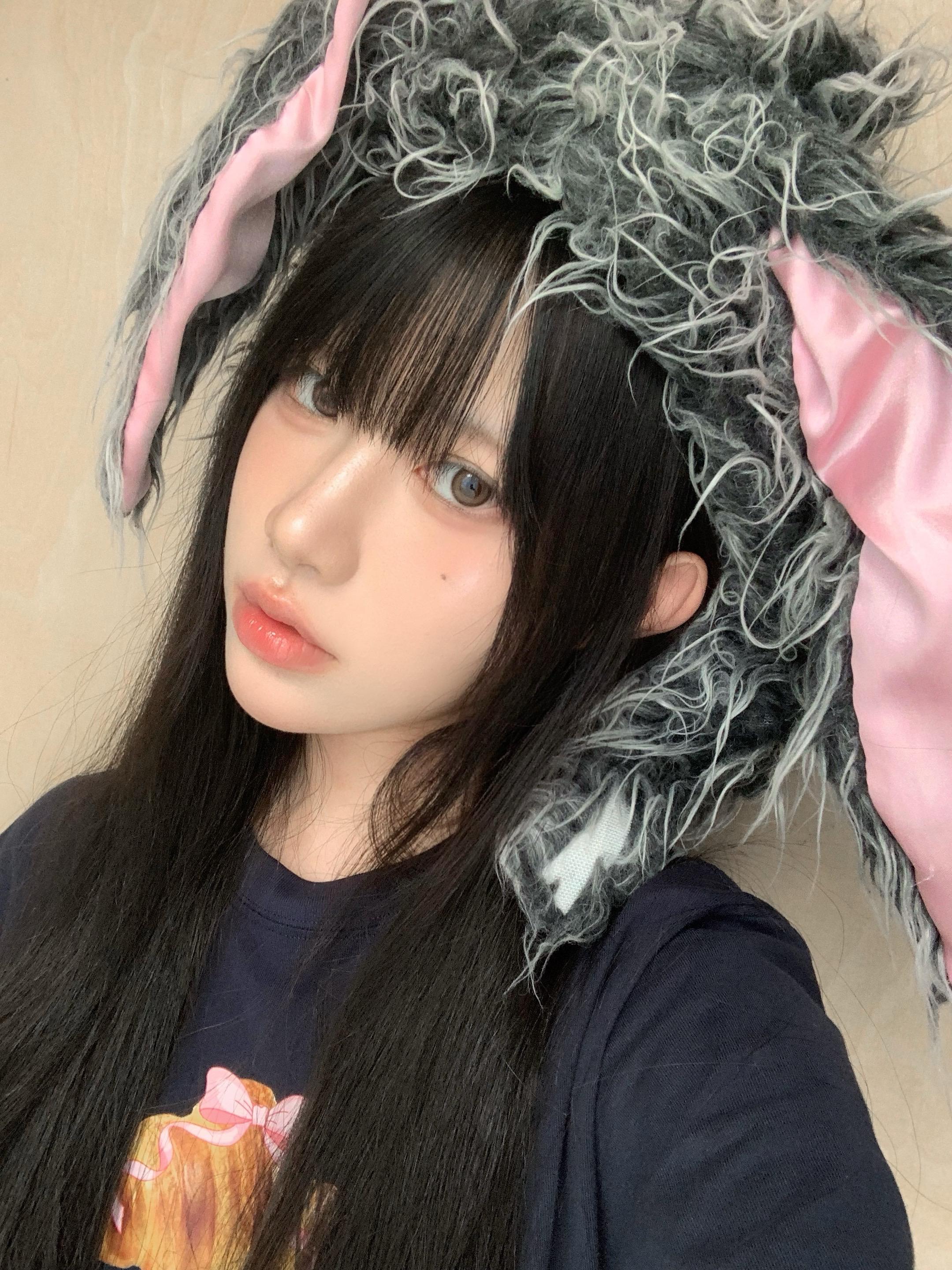 朋友说这是一张贵卡。