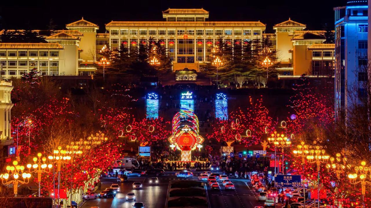 新的一年 灯火长明 喜乐安宁。新年 大年初三睡到饱 祝福大家都平安健康  祝福语