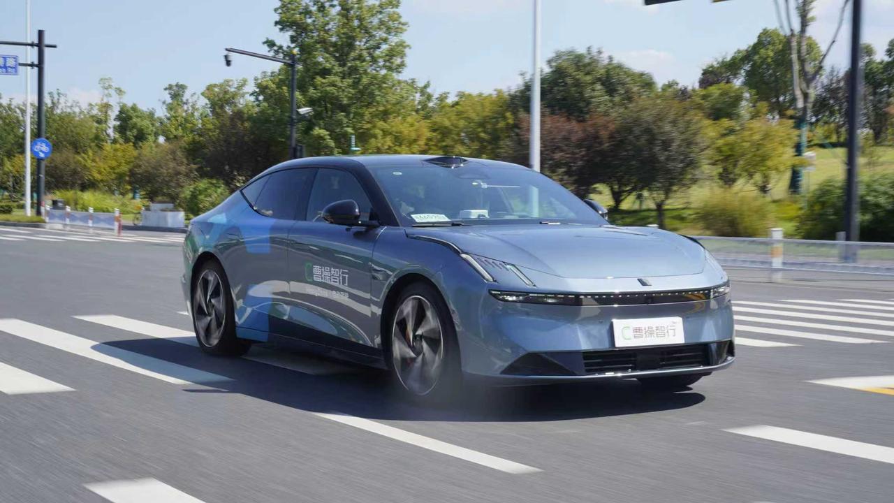 金银再次大跳水，现货黄金一度失守5200美元，黄金股集体跌停！

今天黄金暴跌给