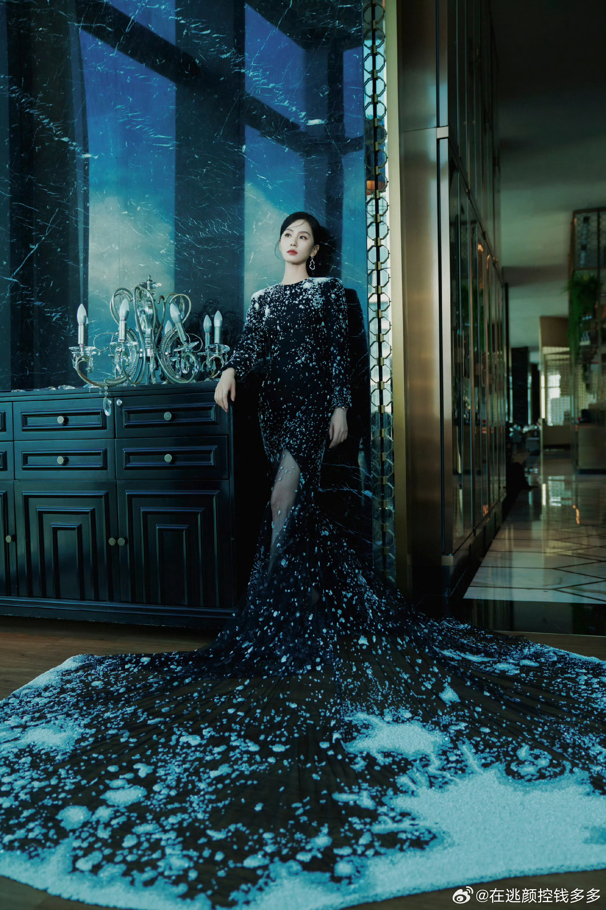 #刘诗诗面纱live#刘诗诗今天真是美的我一激灵，在清冷这条线上无人可以匹敌刘诗