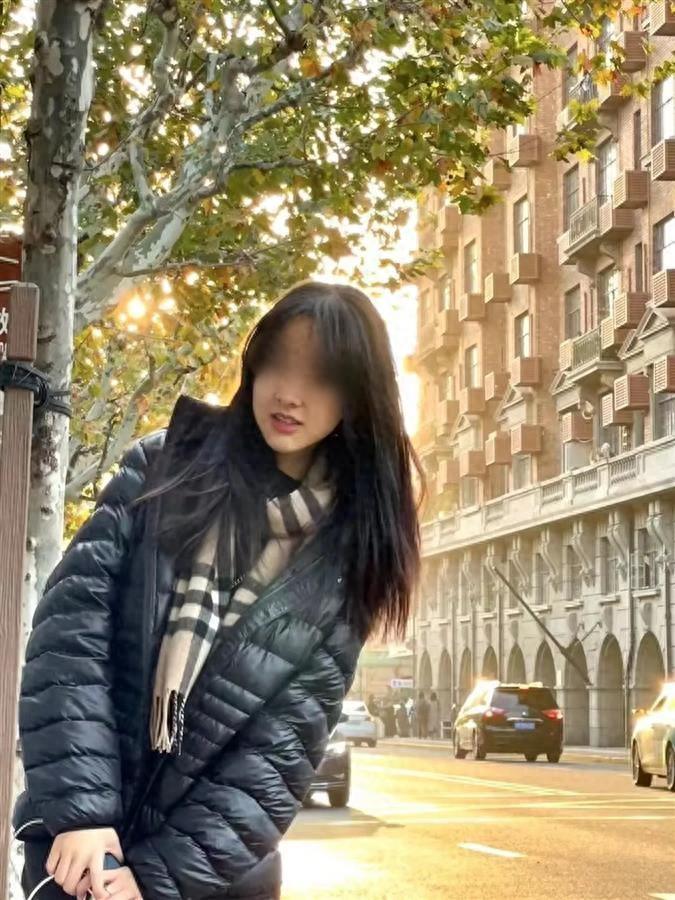 2024年5月，在新加坡留学的20岁宁波女孩蹊跷坠亡，部分财物丢失。遗体被发现时