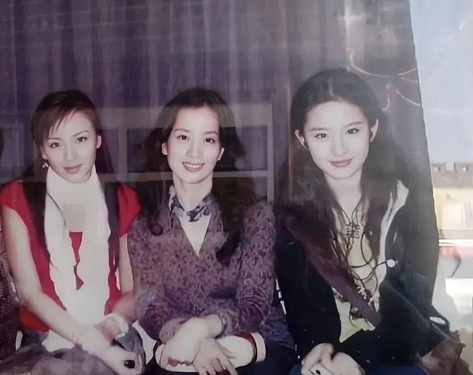 三位女明星年轻时候的照片