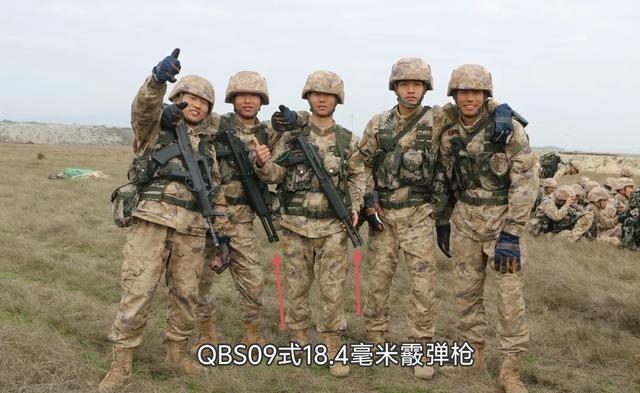 解放军走在时代前列，霰弹枪开始大规模装备部队。以前，解放军根本瞅不起射程只有几十