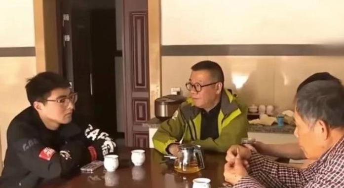 一个13年前抛妻弃子的父亲，中风瘫痪后竟要求月薪仅3000元的儿子每月支付500