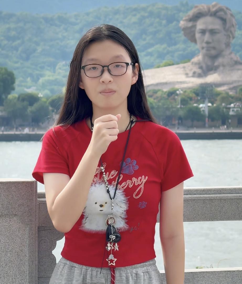 谢浩男二妹谢丹朗诵超越谢炜琳
许健华这两天行程安排满了

7月20日许健华账号更