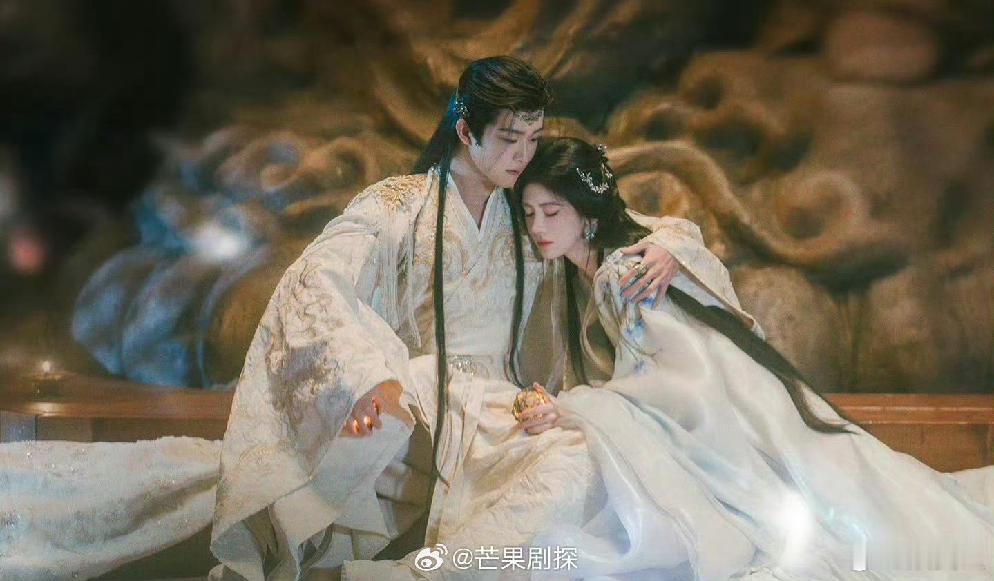 月鳞绮纪云合反超逐玉月鳞绮纪首次登顶太有实力了，月鳞绮纪真的值得，云合登顶啦 