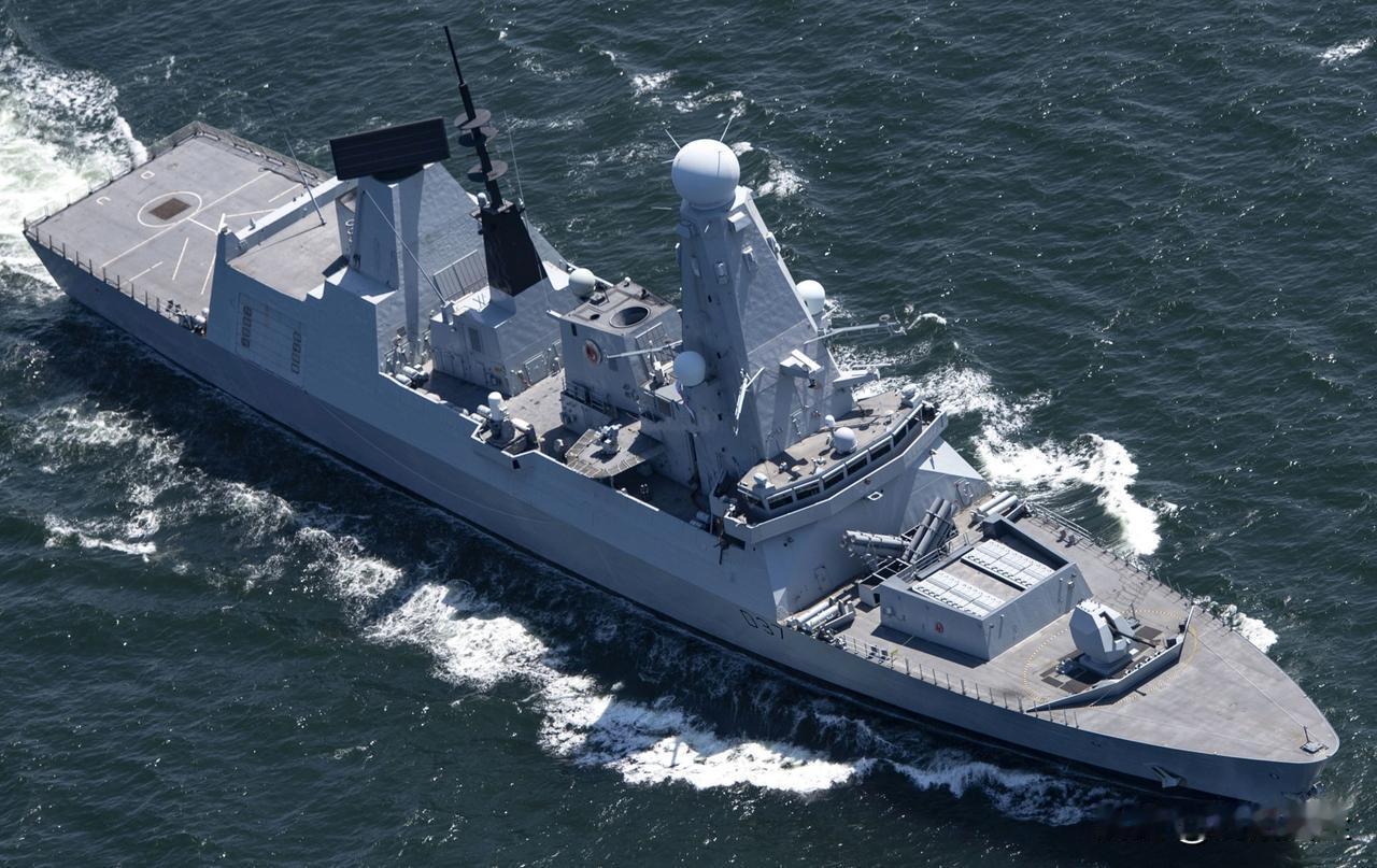 英国国防部宣布，45型驱逐舰“HMS Dragon”将从中东部署至霍尔木兹海峡，