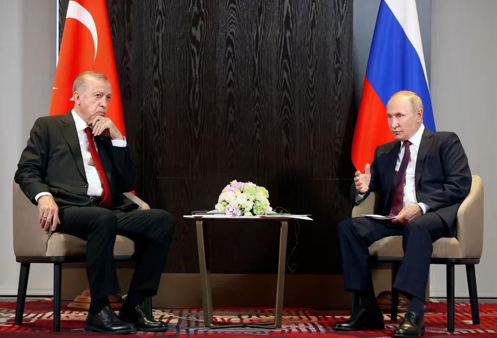 一些人认为土耳其退货S-400系统，是故意让普京难堪。对此，我不赞同。事实上土耳