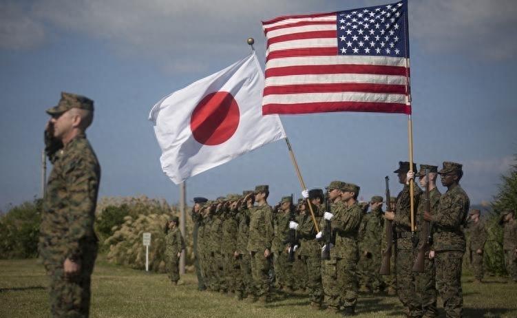 日本扩军搅动东亚格局，中方密集通报多国，国际乱象早被艾跃进言中。

近来全球局势