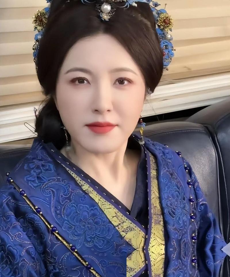 娱乐圈里有个奇妙的现象：大家都觉得，只要长了一张“两百年难遇”的脸，哪怕天天躺平