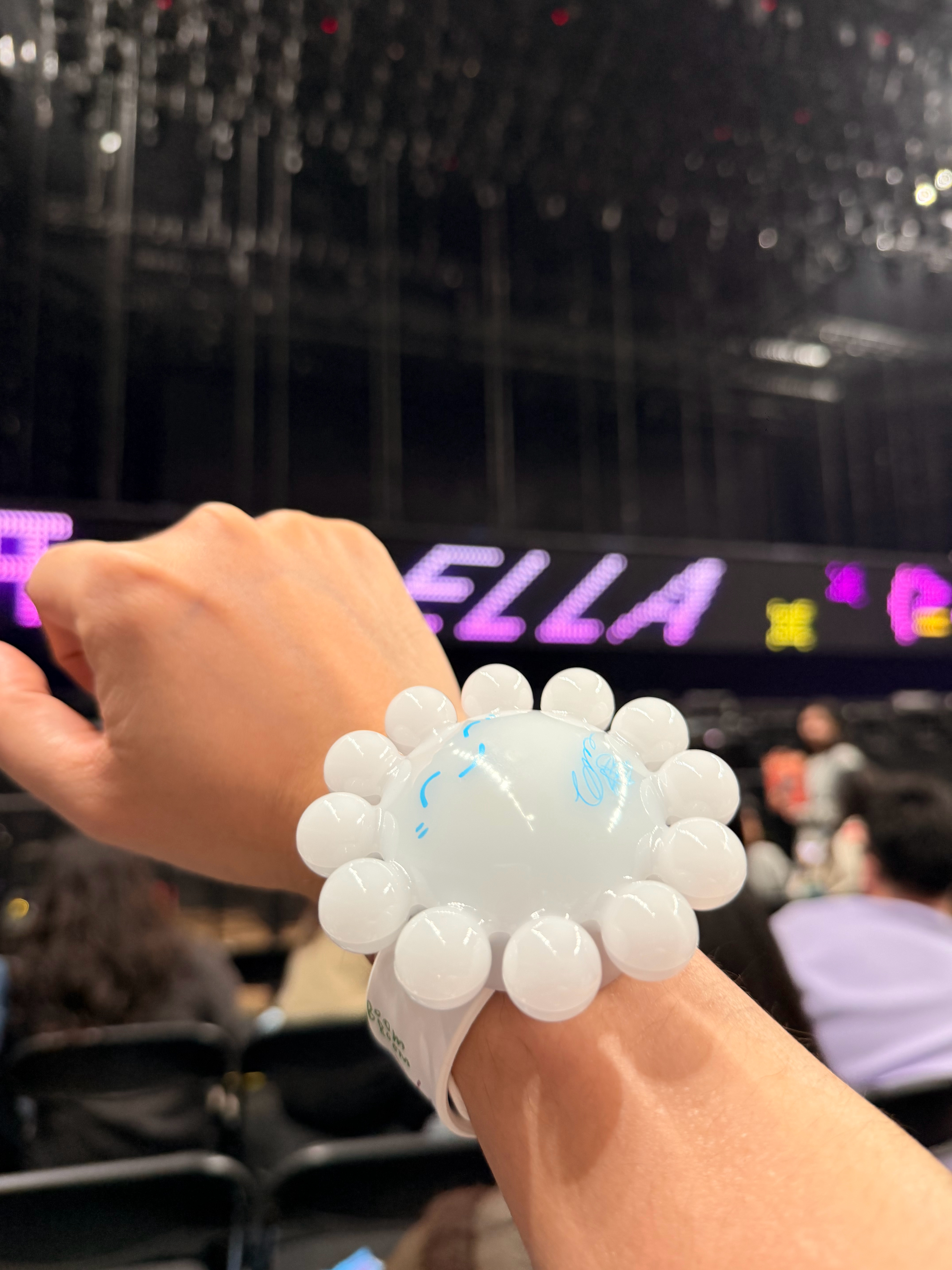 Its Me 艾拉主意…今晚会听哭吧！我的青春，有 Ella，就有 S.H.E 