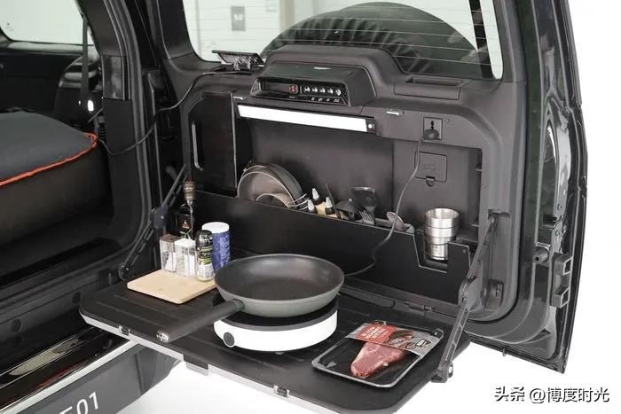 在新能源车中放炒锅与马桶
想法绝妙
直接将车变移动的家
有退休朋友
选吉利远程超