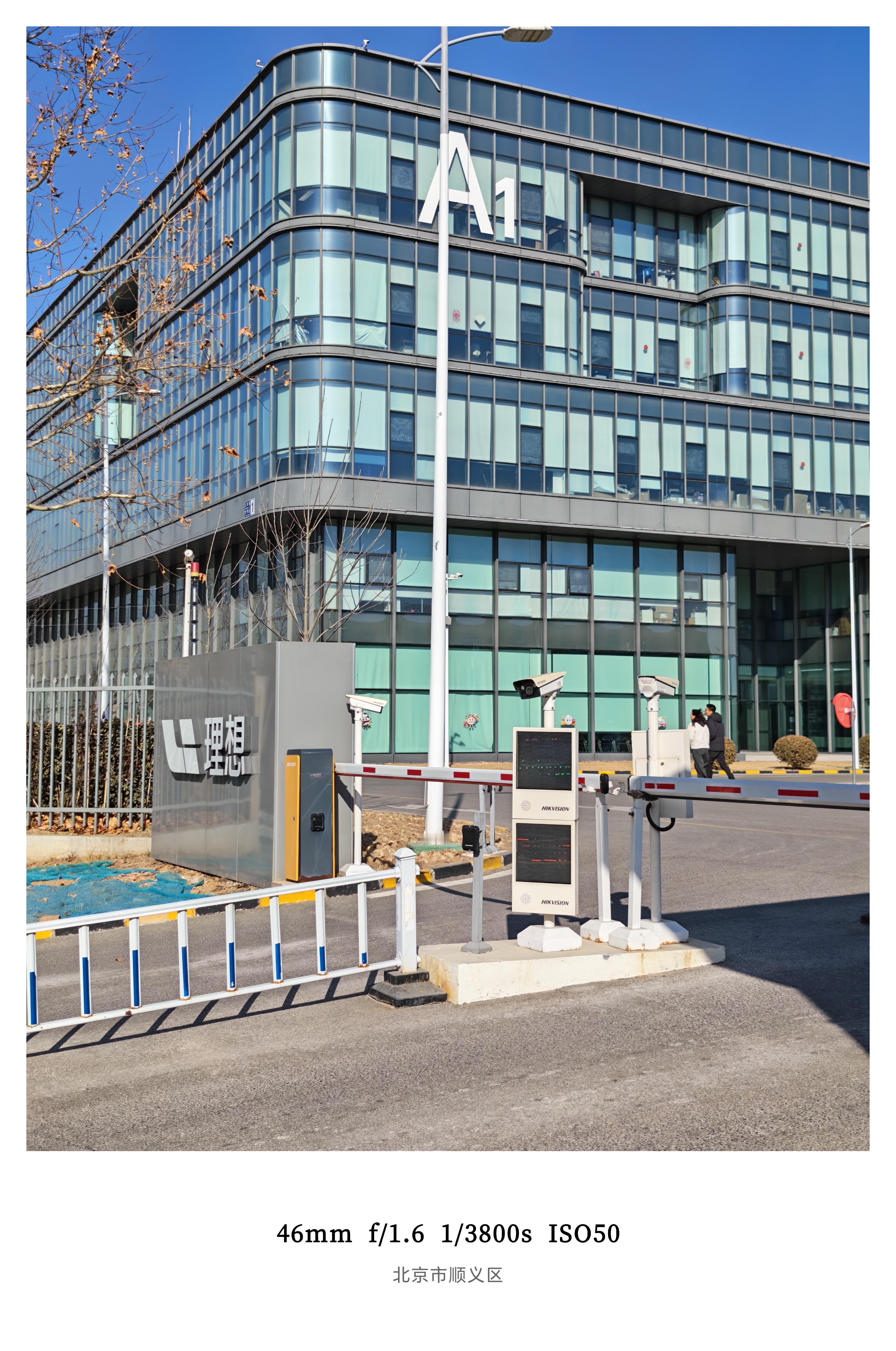 每次来顺义郊区看望工友都会发现门口有些新变化吃的更丰富了，居然还开了奶茶店总算不