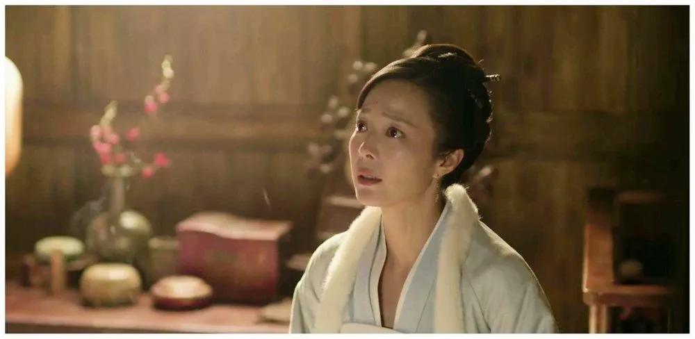 知否中，卫小娘明明是王若弗买来制衡林噙霜的贵妾，她应该和王若弗统一战线，有什么委