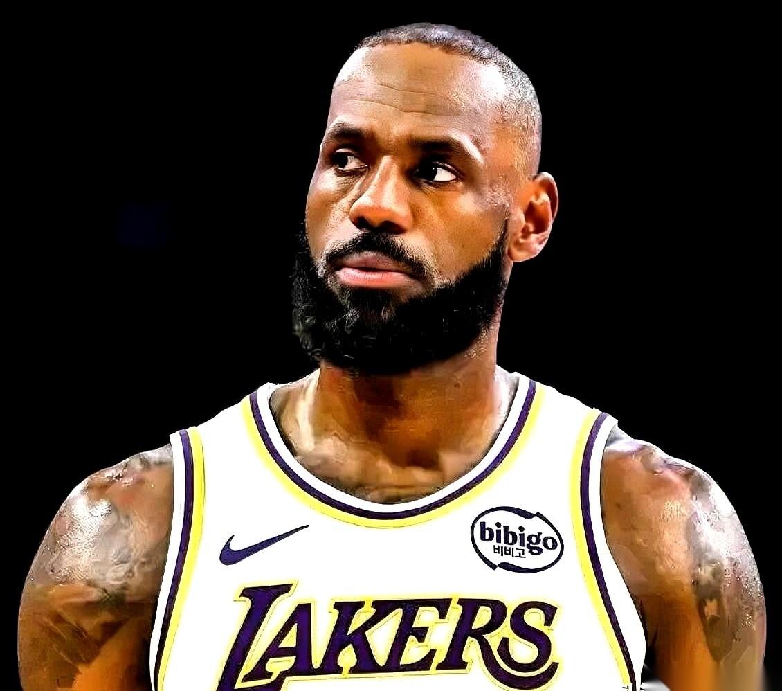 七个总冠军戒指在手的罗伯特·霍里，赛前直接站到了镜头前。
他一句话把天给聊死了：