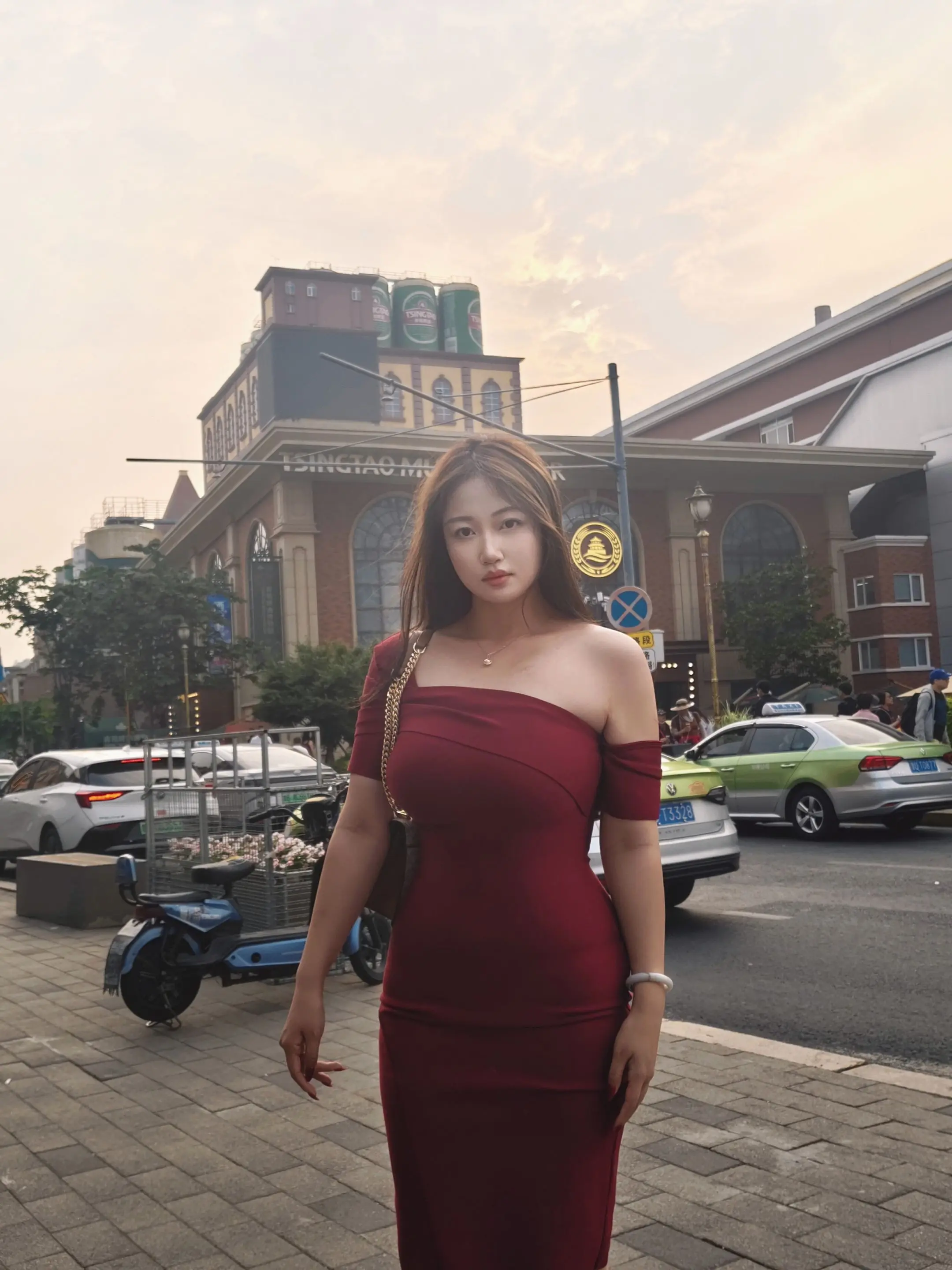在街头，心跳比我先认出你