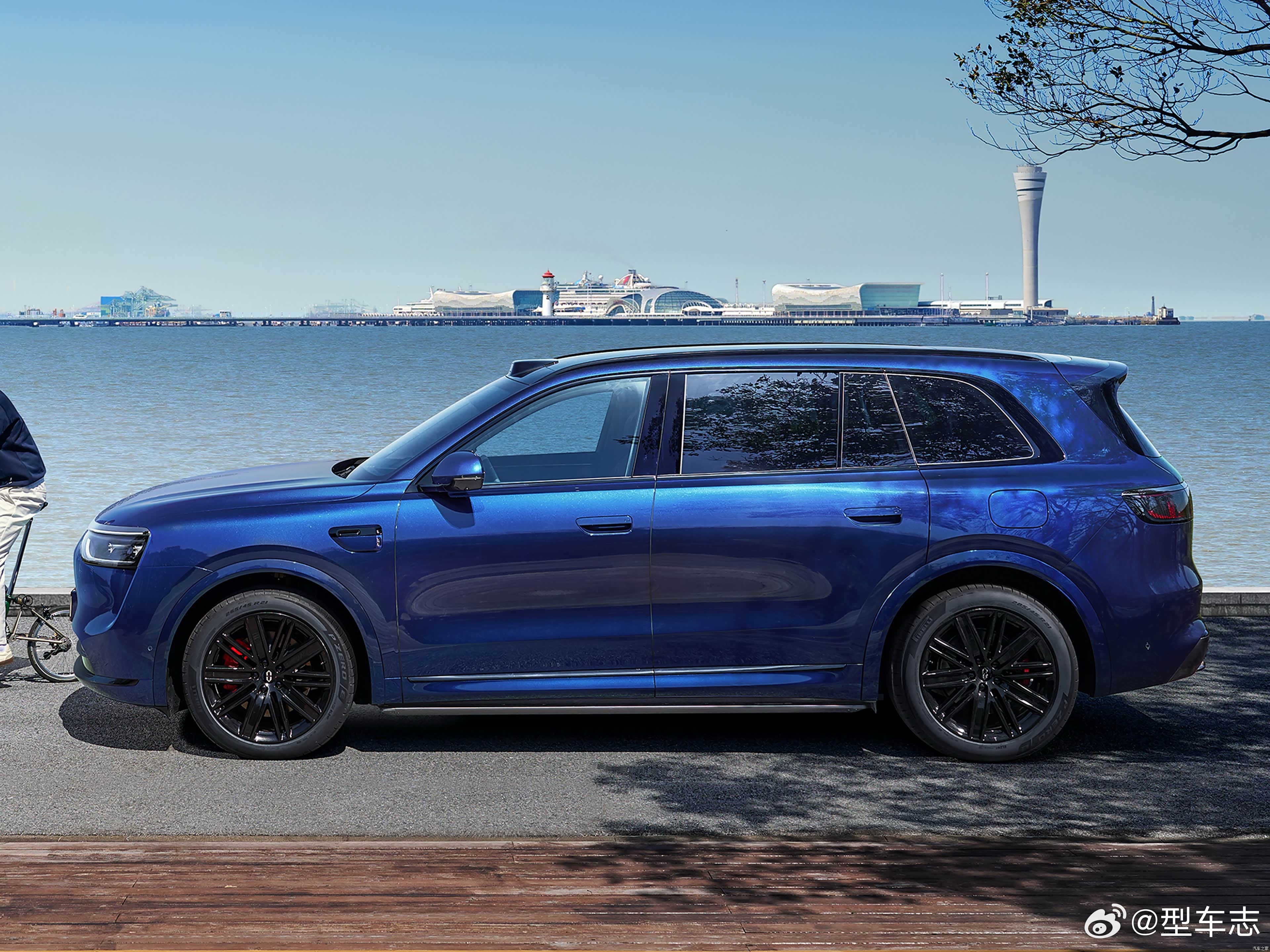 问界M8升级四激光雷达新款M8外观几乎没动，但硬件核心全变了896线双光路主激光