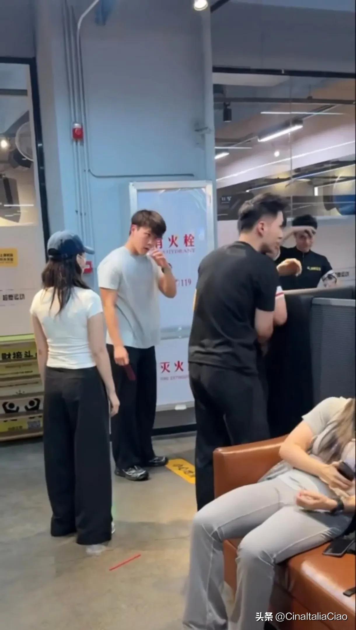 作为一个中年苦逼登，给同龄人点忠告：
一，买车了要好好对待，常开常保养。
二，私