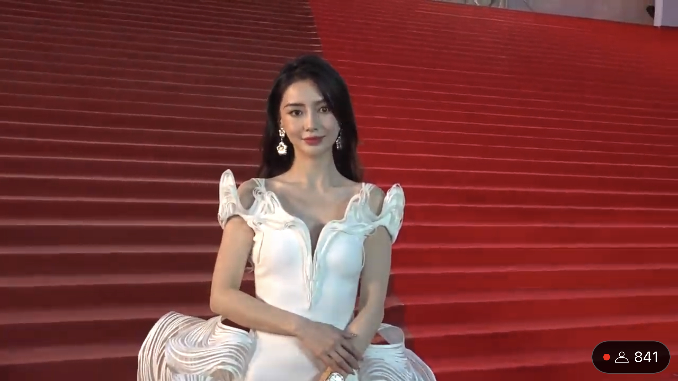angelababy杨颖出席香港电影金像奖红毯 ​​​#Angelababy金像