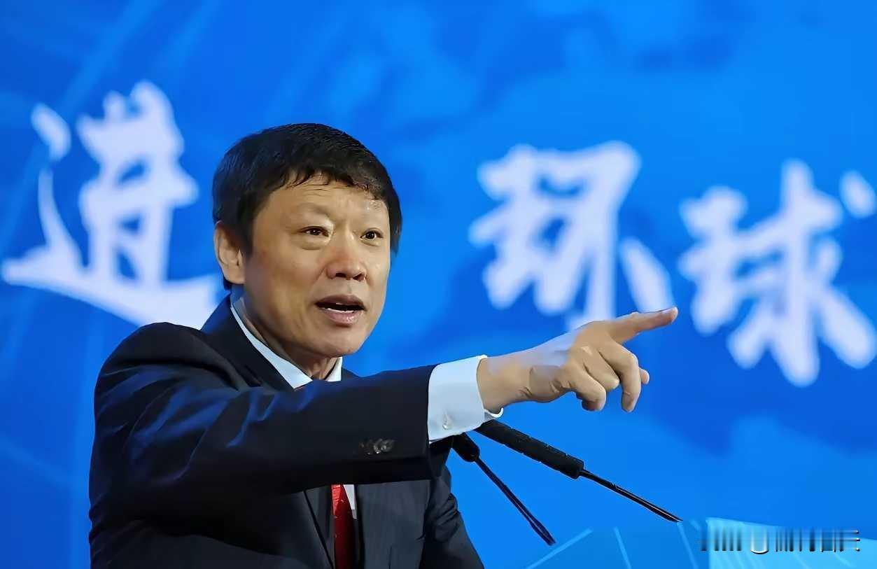 感觉老胡就是故意的！
陈璇的“陈璇蹲”已经被网友们的吐沫星子淹了一个半死，这事本