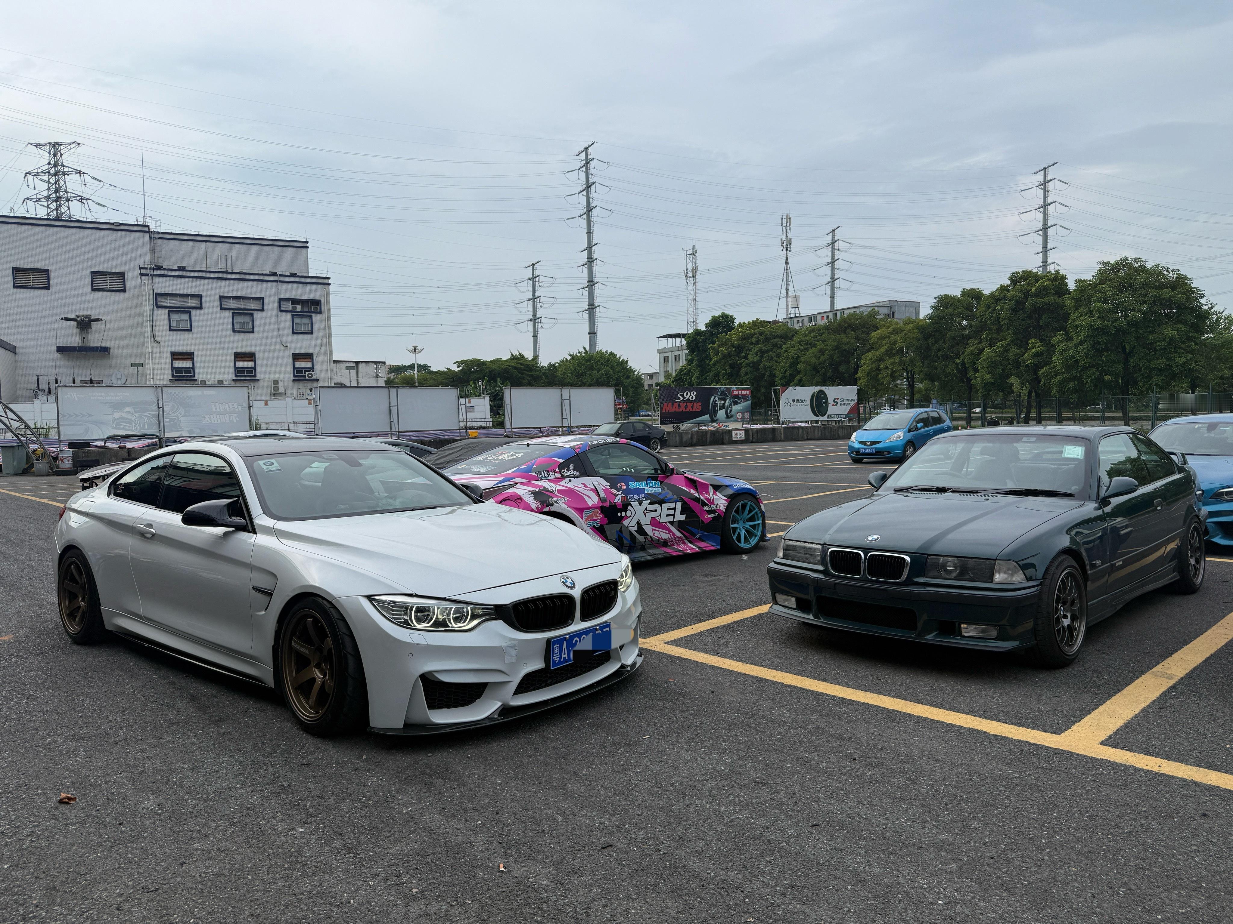 如果你开有趣的车，就会遇到有趣的车。M4何尝不是GR86 Ultra Proma