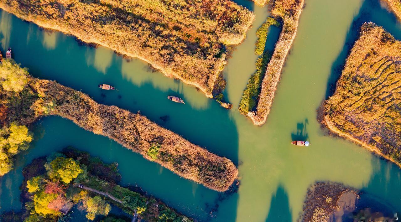 晚风送桂香满溪，月光照亮归家堤，今日烦恼全忘记，愿你好梦甜如蜜，晚安！