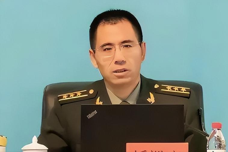 “泪目！”2022年，内蒙古一光棍收养两个月大男婴，含辛茹苦把他养大。40年后，