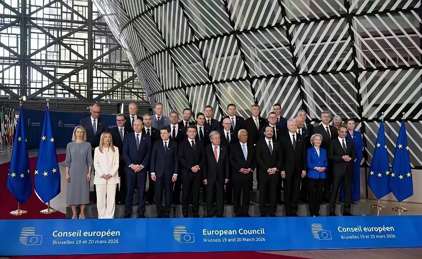 乌克兰盼望已久的900亿欧元货款，这时候打水漂了，由于乌克兰狠心地掐断了友谊石油