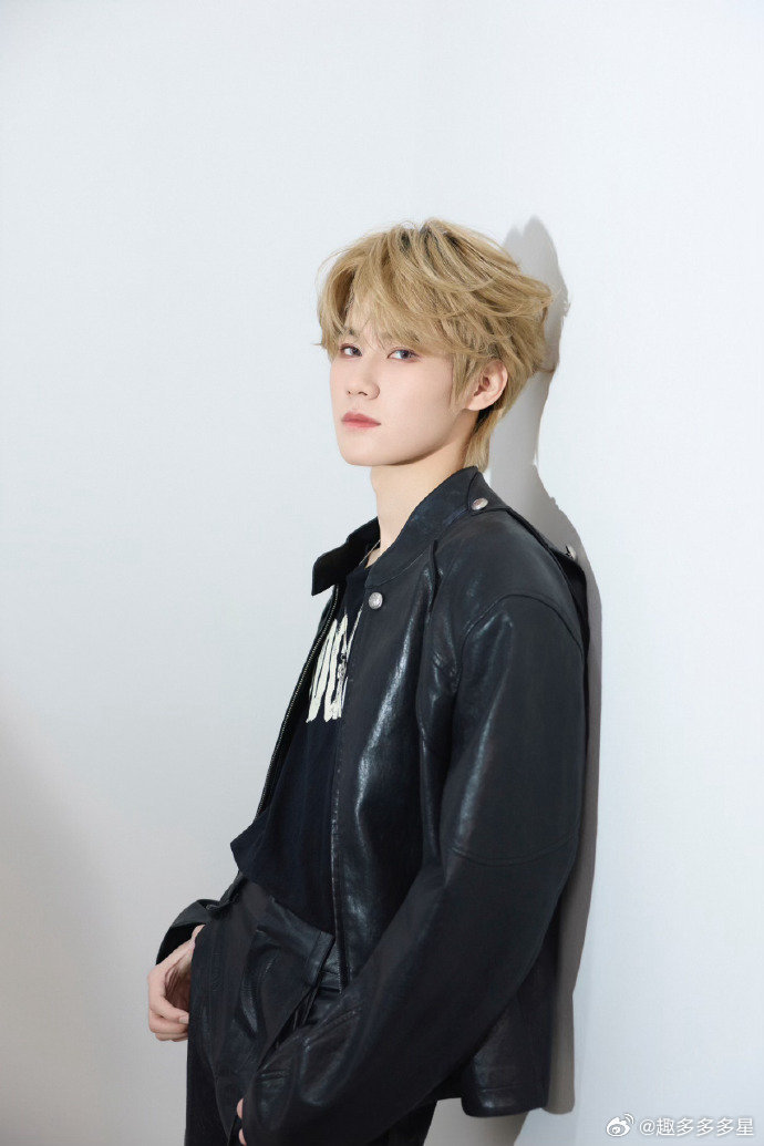 张真源元宵加餐张真源元宵晒鸡蛋加餐也太有意思了，一蛋双黄格外吸睛，少年感满满，节