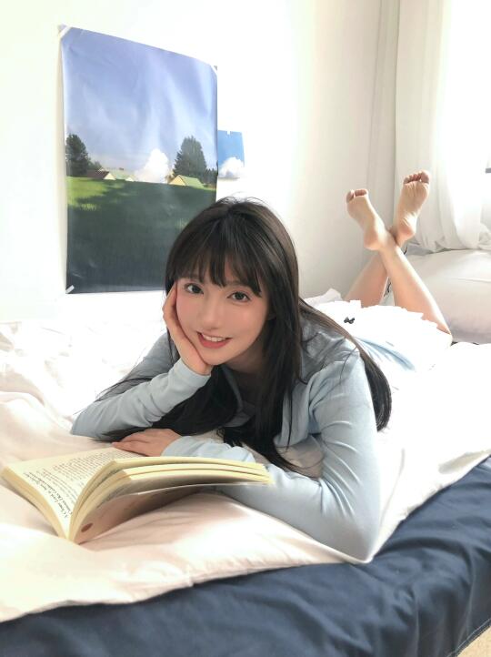 和我一起，躺进书里吧🥰
