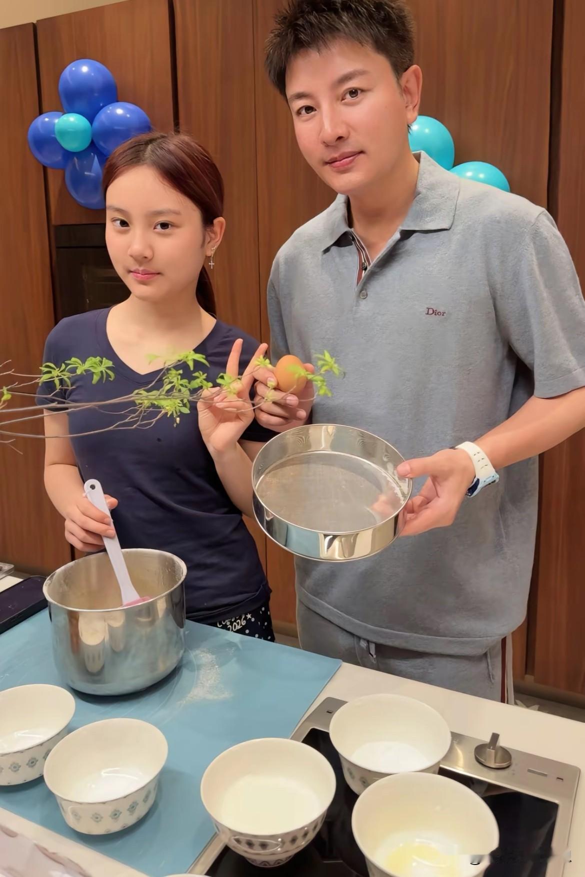 “俺白着呢”！大家还记得这句话吗？

小时候被很多人嘲笑又黑又丑的小女孩，现在长