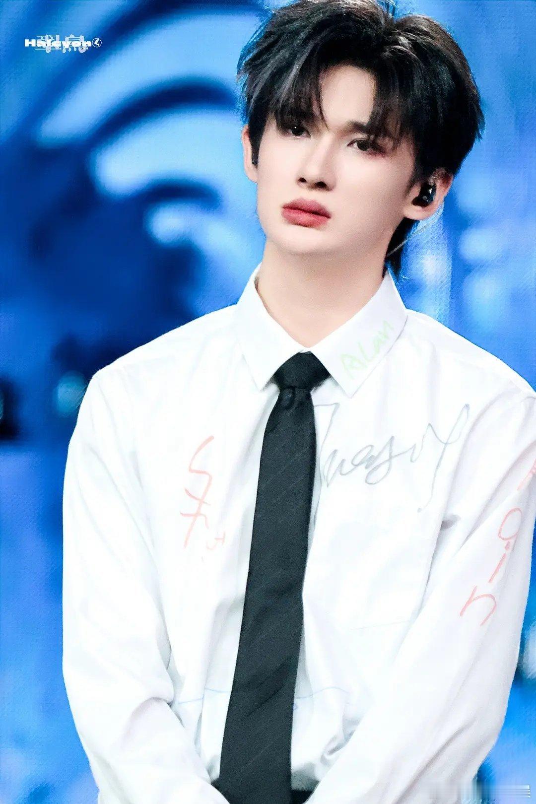 余宇涵长得也不好看啊 ​​​