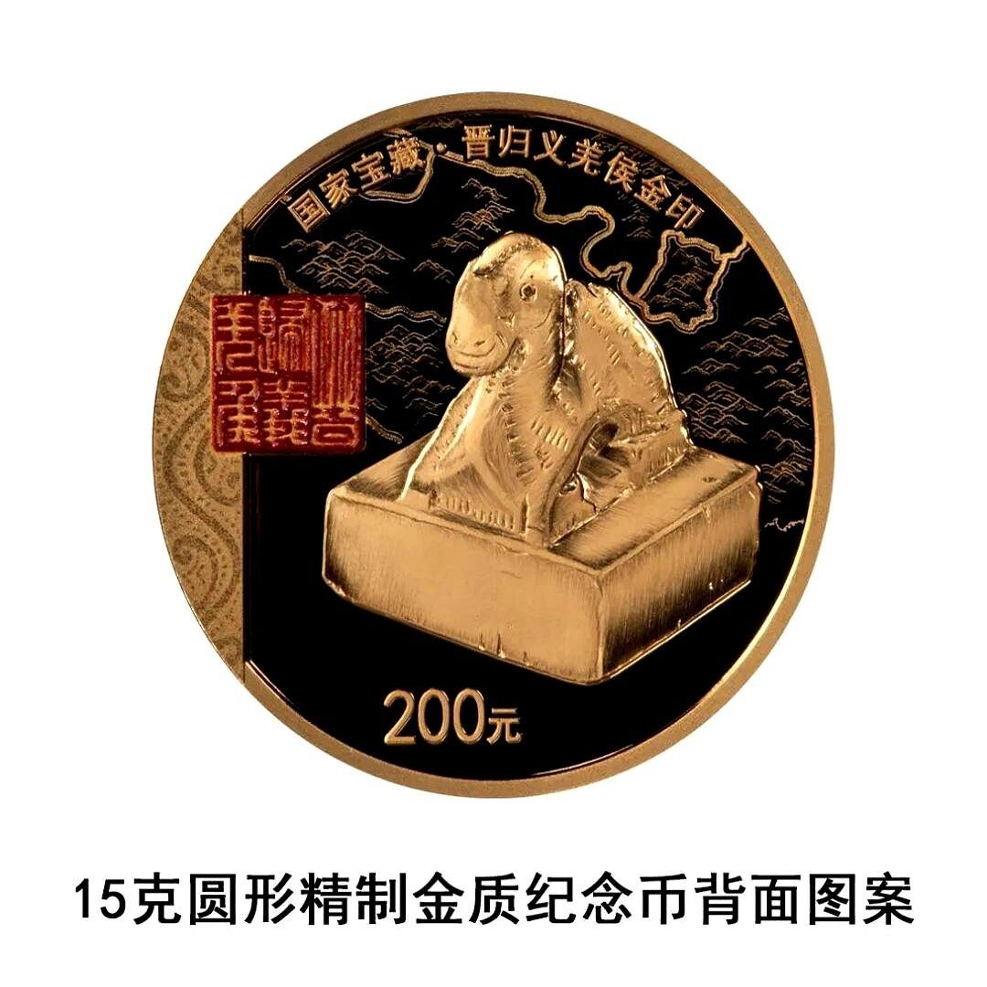 藏在博物馆里的那尊“青瓷之王”，最近突然“缩水”到了巴掌大小。
如果手里能真真切