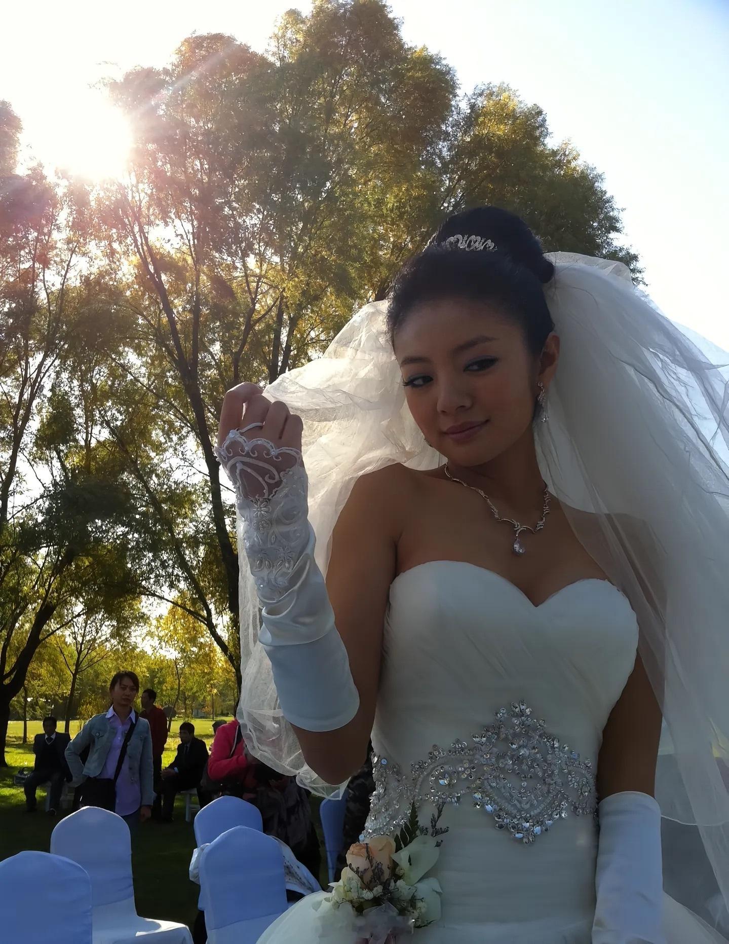 一些女明星的古早婚纱照 