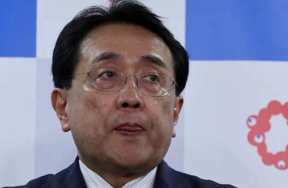 一招管制直接掐住日本命脉！6月30日东京彻底绷不住，两大实权大臣轮番跳出来向中国
