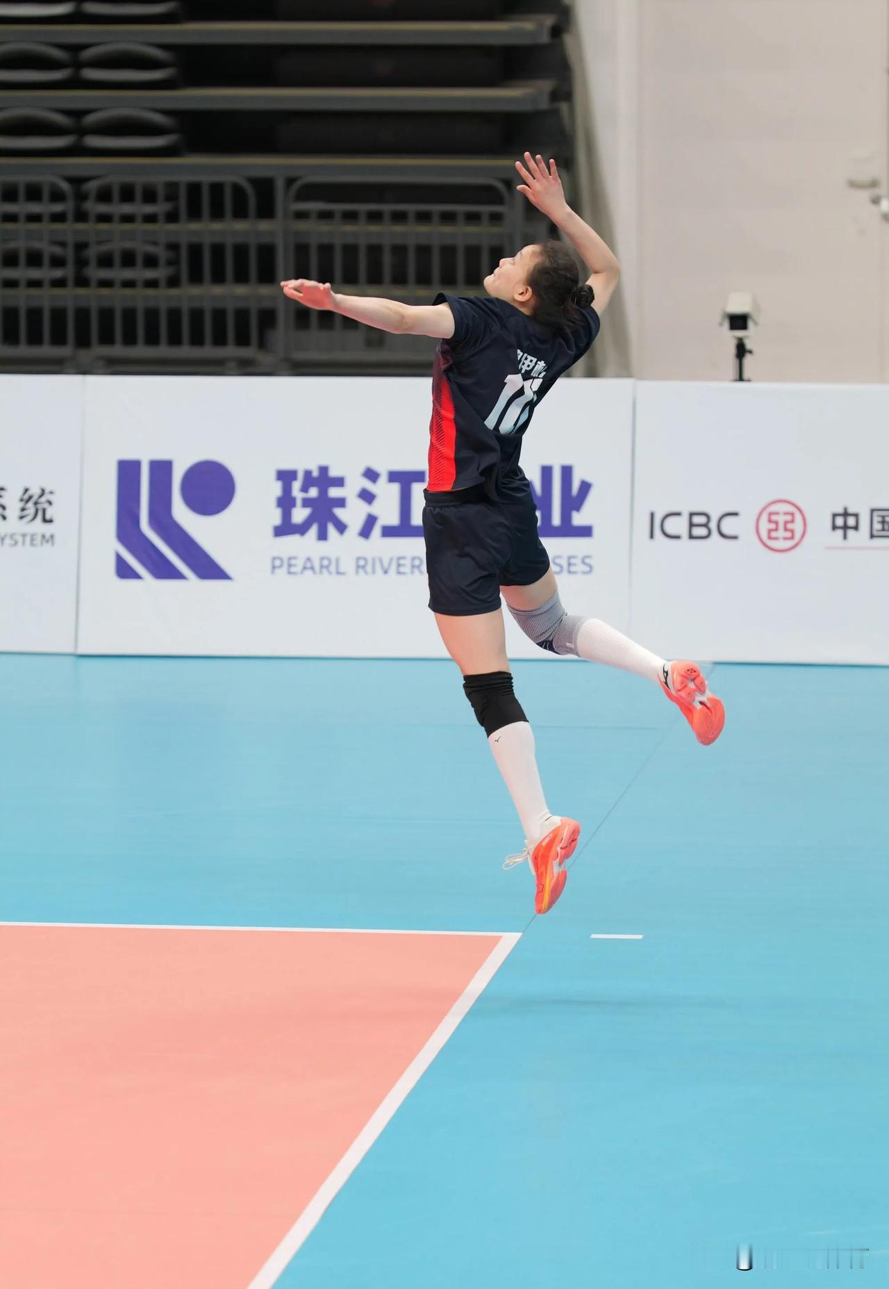 中国U19女排主教练袁志“看走眼”淘汰了魏伊杉，没想到这位18岁小将参加全锦赛，