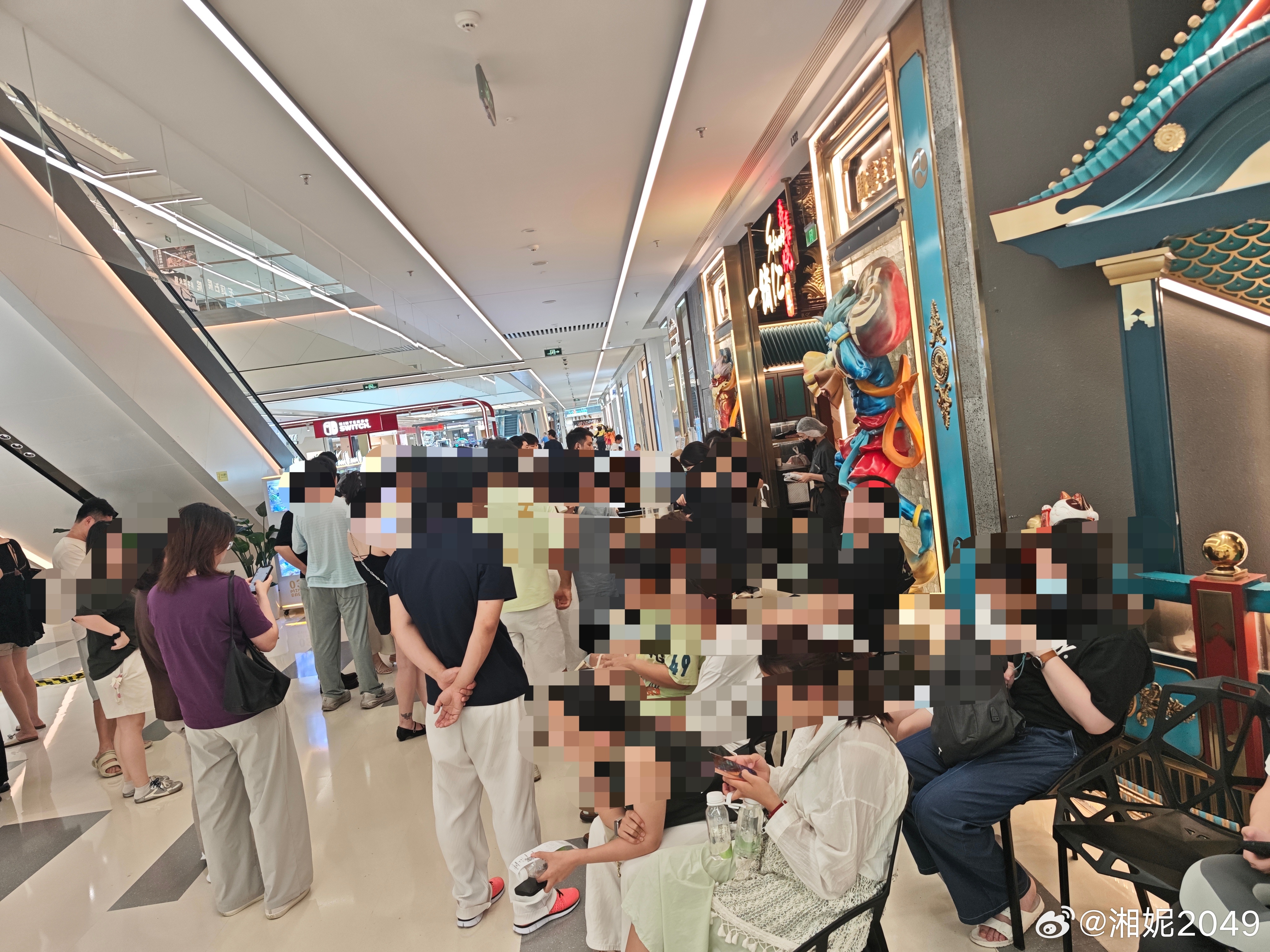 四点钟开门，现在四点零一就已经要排36桌了？？一绪这么火的吗有没有上海的朋友来解